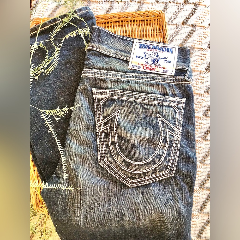 True Religion Men’s Straight Cut Dark Denim Jeans - Picture 3 of 9